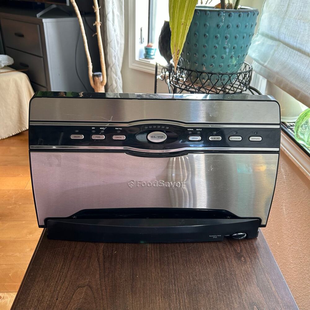 Food saver foodsaver V3880 vacuum food sealer